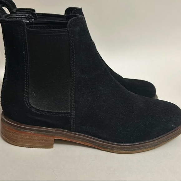 Black Clark’s suede boots - Picture 3 of 5